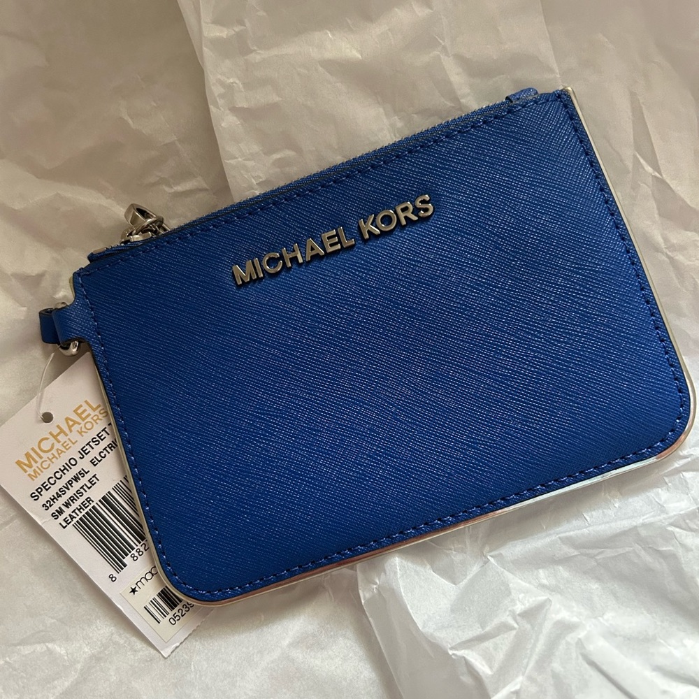 NWT Michael Kors adorable small blue wristlet!!! PRICE FIRM
